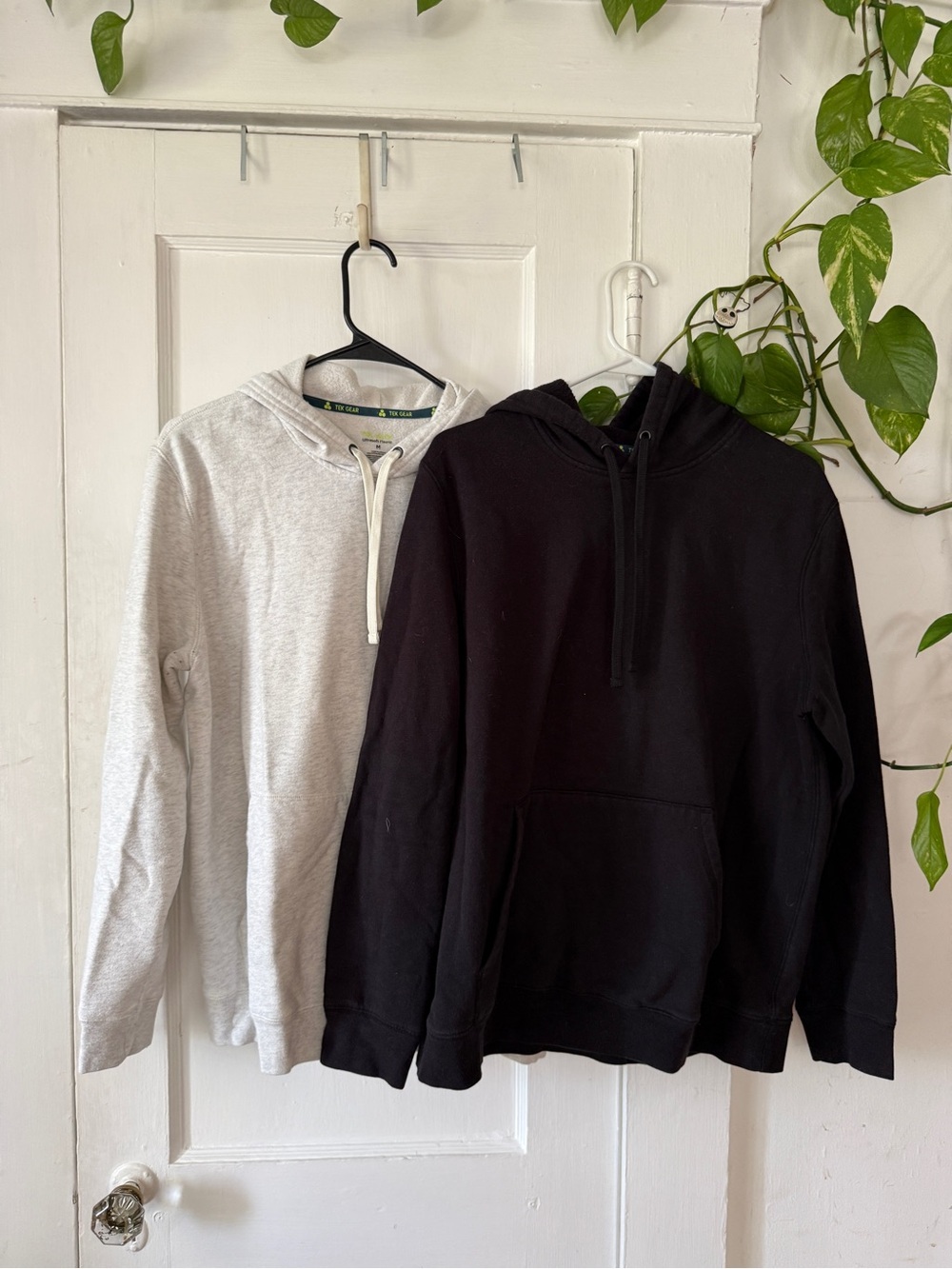 tek gear women’s size M Black & Light Gray Pullover Hoodies Duo (2)
